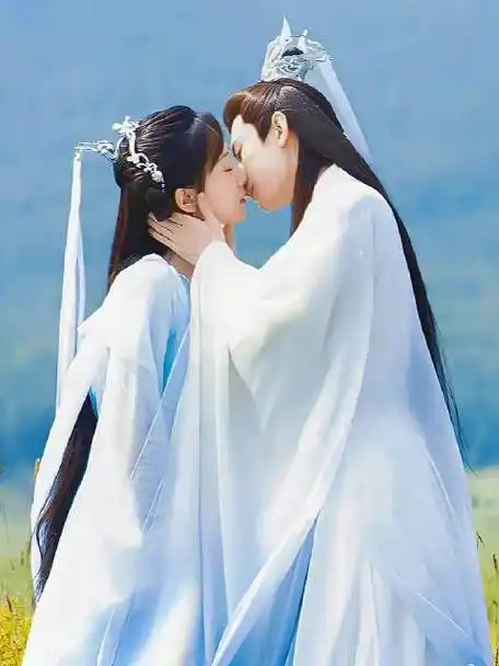 真的很吃杨紫和成毅在这部剧里的造型