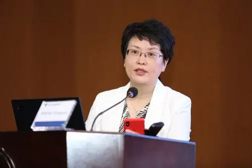 浙江大学基础医学院王青青院长向远道而来的嘉宾表示热烈的欢迎,并