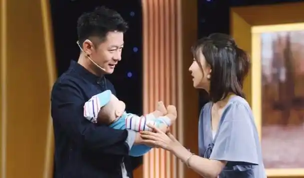 著名演员李健:凭"孙成海"家喻户晓,娶初恋妻子生一女