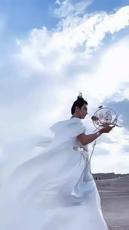 原来男生穿汉服也可以这么好看!白衣飘飘,像一个仙人!