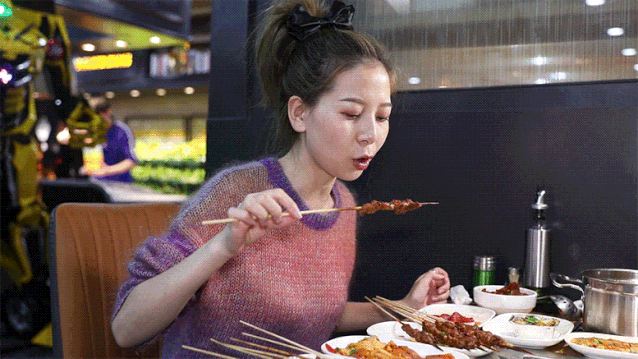 8元就可以吃到撑!250 海鲜烤肉品种无限量!坐下就回本