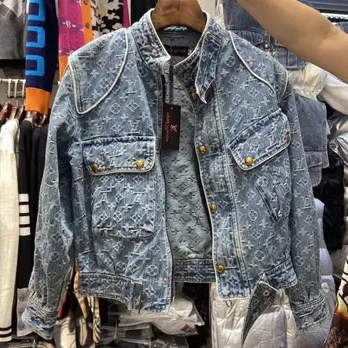 点此购买 lv女款老花牛仔夹克外套 诱160908