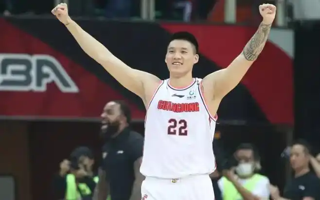 曾繁日现在在哪队曾繁日身高年薪多少