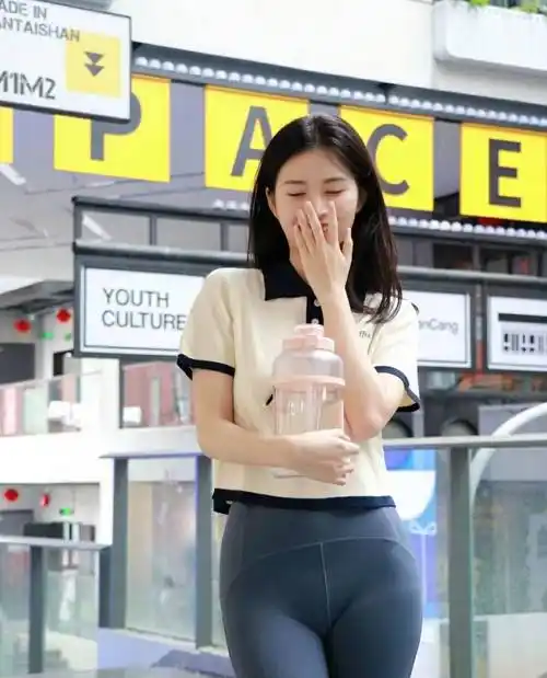 清纯美女,瑜伽裤穿搭,分享系列第2集_牛仔裤_身材_什么