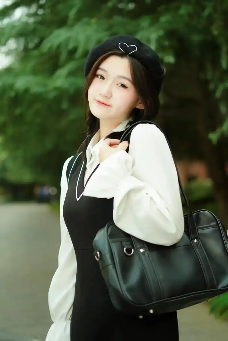 123!歪头 笑~#写真 #甜妹  - 抖音