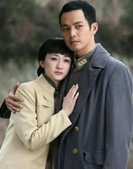 钟汉良饰)是苏蔓(张钧甯饰)在mg的顶头上司,并且是苏蔓暗恋多年的才子