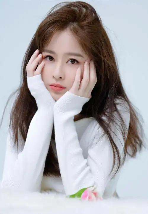 超漂亮白嫩气质的美女