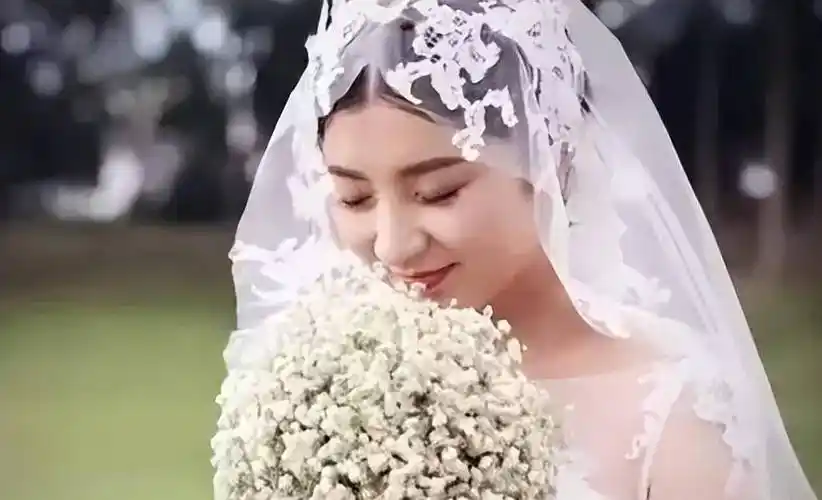 "眉姐姐"斓曦:与老公结婚10年恩爱至今,如今38岁低调生活_程翔_因为