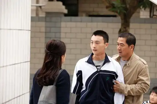 《半路父子》热播 高冷牛骏峰走张国立"老路"