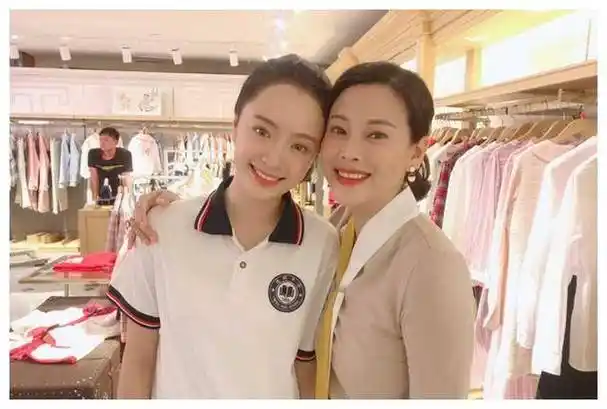 郝文婷_生活_张磊