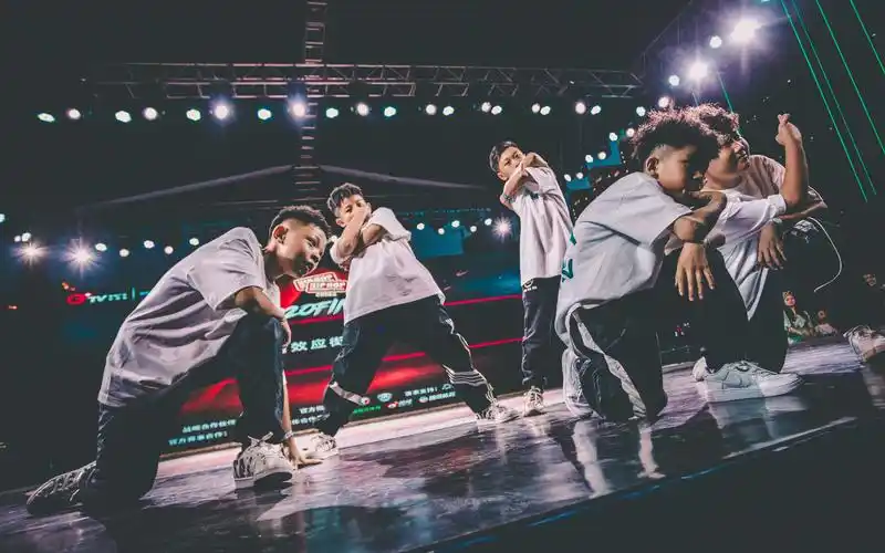 辐射效应街舞男团—2020中国总决赛少儿小齐舞决赛_哔哩哔哩_bilibili