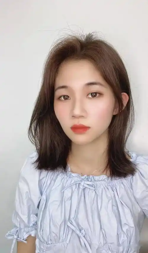 当下流行少女锁骨发