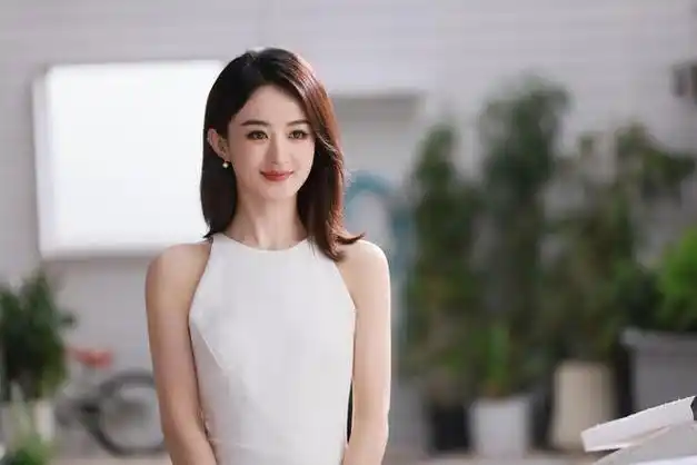 赵丽颖迎来事业腾飞,3部电影将袭不算啥,开启时尚赛道才是惊喜|唐嫣