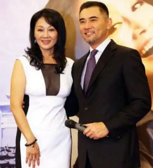 58岁王姬全家曝光:老公事业有成,女儿貌美,儿子却成她的遗憾_孩子