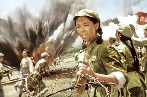 (电影《英雄儿女》剧照)