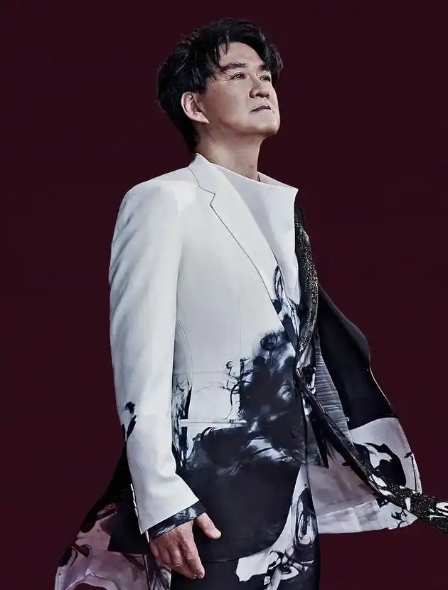 周华健时隔5年后再开巡演,回忆金庸曾为其写下藏头诗