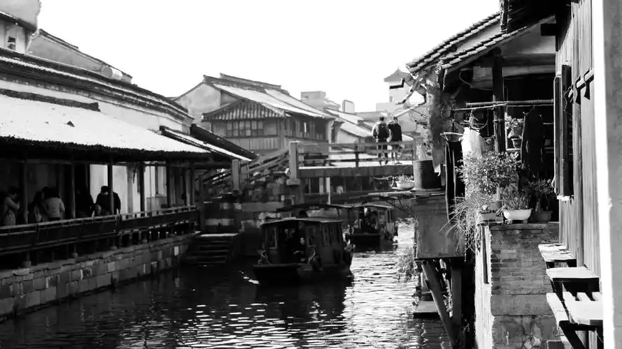 回车桌面>电脑壁纸>摄影>时光记忆>黑白乌镇复古照片>