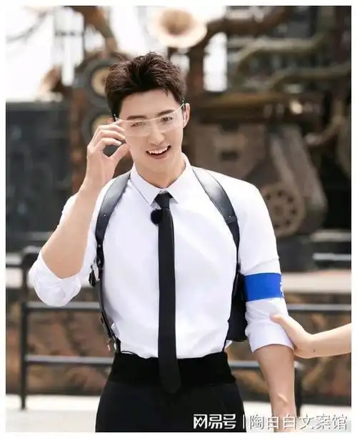 来看看黄景瑜为什么这么招男粉女粉喜欢呢!