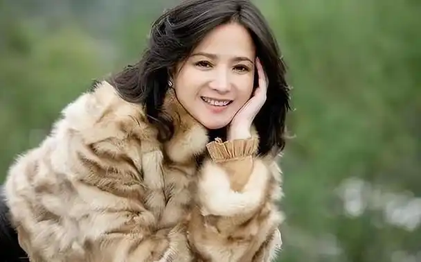 刘威:26岁出道,何晴5年,杨若兮8年,51岁闪婚普通人16年