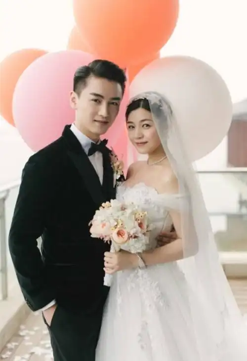 前后判若两人,昔日的阳光男孩已不在|陈晓|结婚|陈妍希_新浪新闻