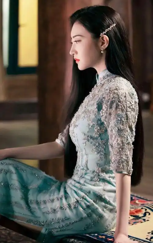 景甜旗袍造型美成人间富贵花身材窈窕纤细气质高贵优雅