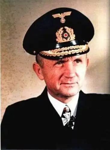 他是希特勒指定的继承人,在希特勒死后他短暂成为纳粹德国的国家元首