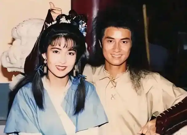 周慧敏:嫁给倪匡之子倪震,幸福背后有泪水