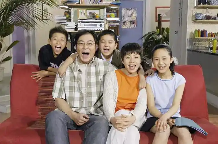 家有儿女大聚首宋丹丹财富令儿女咋舌有这妈能不火