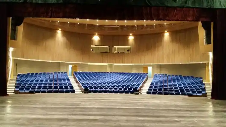 从舞台看观众席