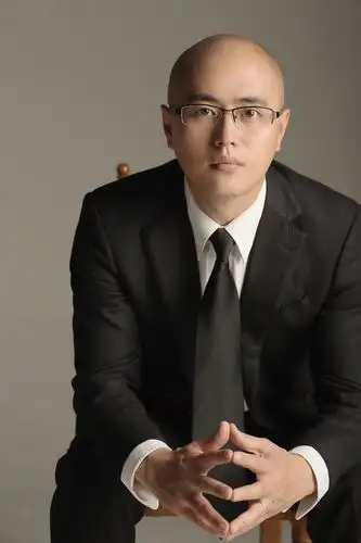 中文名:张虎 英文名:david 空间设计师 国家高级室内建筑师 重庆青年