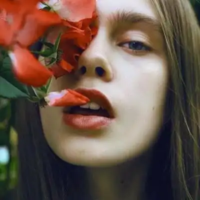 妩媚冷艳头像女生霸气图片