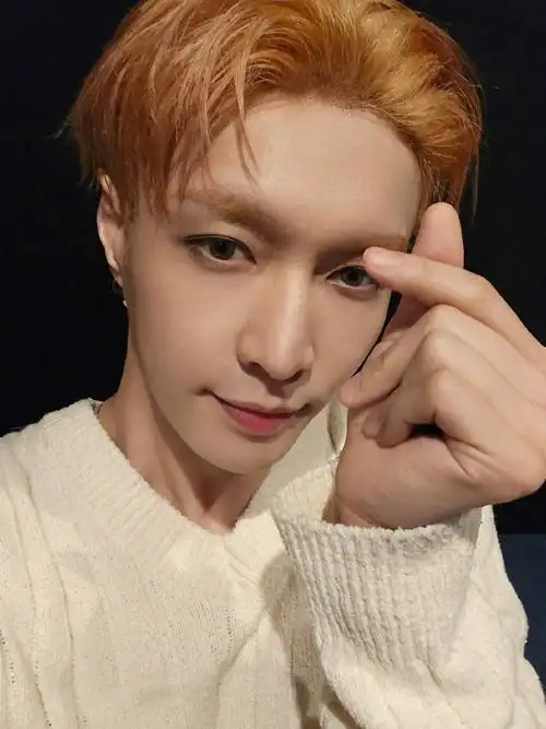 张艺兴韩国plog##张艺兴爱豆发色