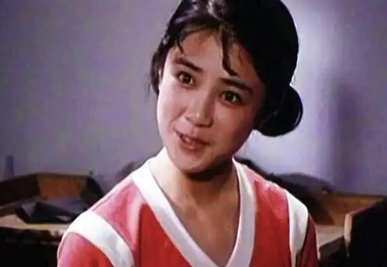 回顾妲己傅艺伟:17岁艳压群芳52岁入狱,14岁耍小聪明早有预示