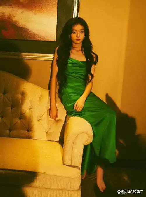 盘点绿色礼服的女明星,杨紫温婉优雅热巴明艳大方鞠婧祎气质出众