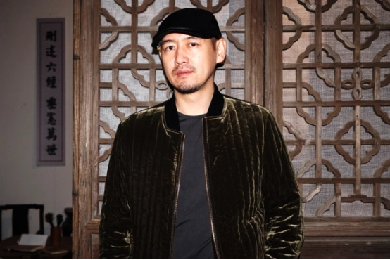 张正阳毕业于中央戏剧学院,凭借个人首部电视剧《征服》进入大众