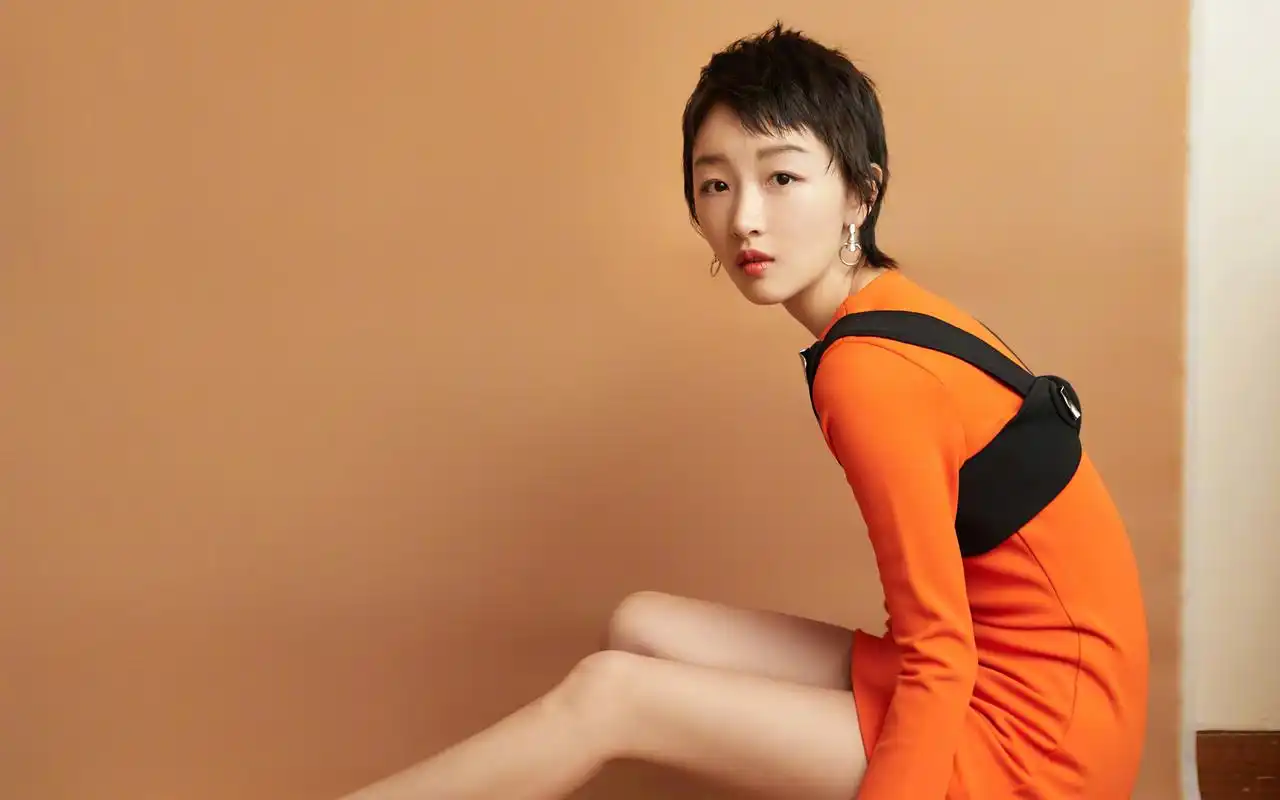 周冬雨迷人魅力图片桌面壁纸,大陆明星,美女,写真,周冬雨,演员,大陆女