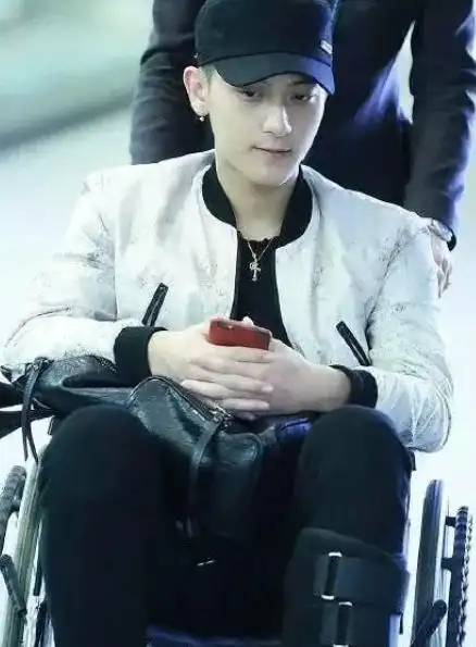 黄子韬个人简历(从练习生到身价200亿)