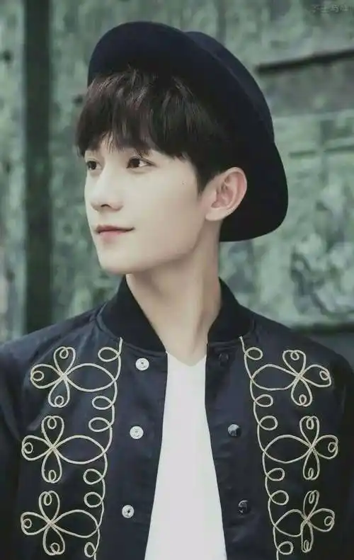 毕业于中国人民解放军艺术学院2003级舞蹈系,就在北京海淀去,学校