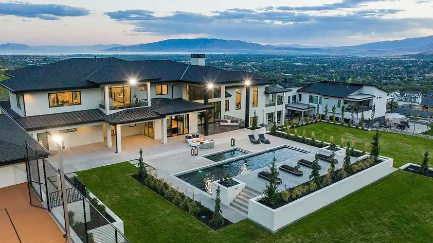 超大面积,山下豪宅