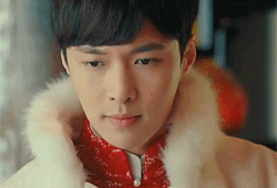 老九门张艺兴舔屏人面桃花二月红二爷gif动图_动态图_表情包下载_soo