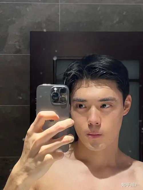 现实生活中男生颜值6分是什么样的