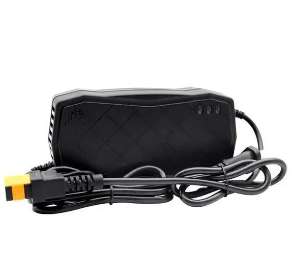 电动车一族有福了新型手机充电器边骑边充超级实用