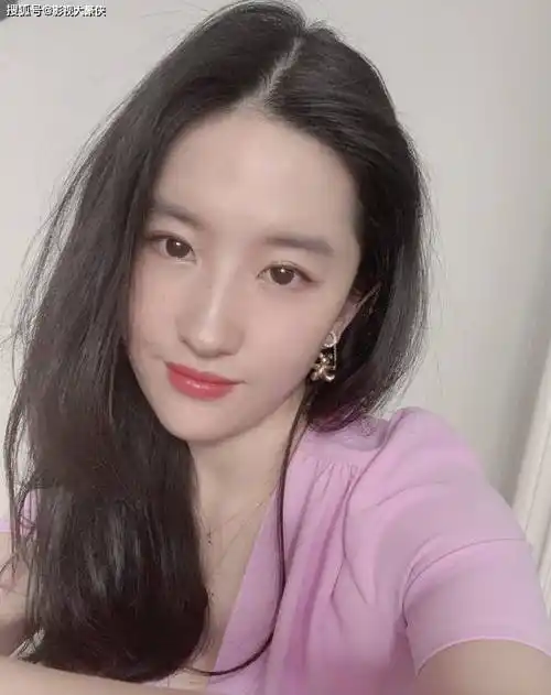 原创娱乐圈公认的十位素颜美女李沁仅排最后第一名惊为天人