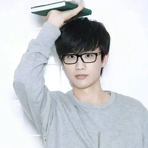 网曝二字男歌手睡粉选妃,许嵩被点名_女友_女生_音乐