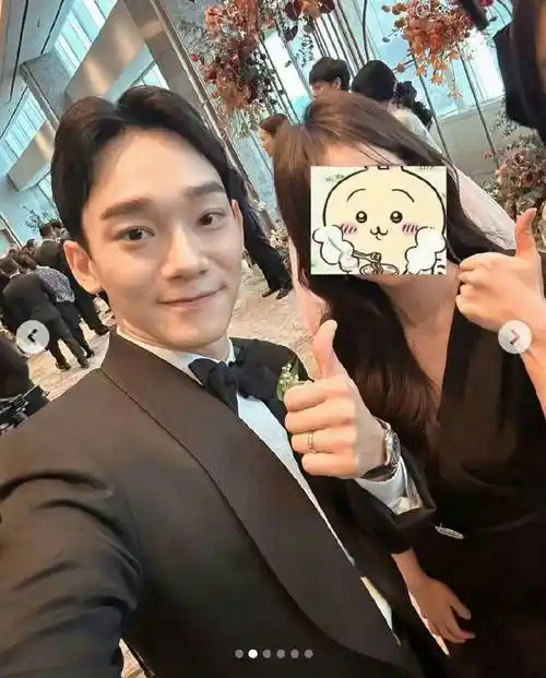 金钟大和老婆举办婚礼,妻子正面照首曝光,两人笑容甜蜜非常恩爱_新娘