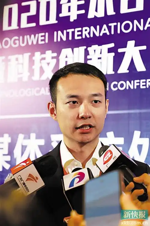 霍启文接受采访.新快报记者 毕志毅/摄