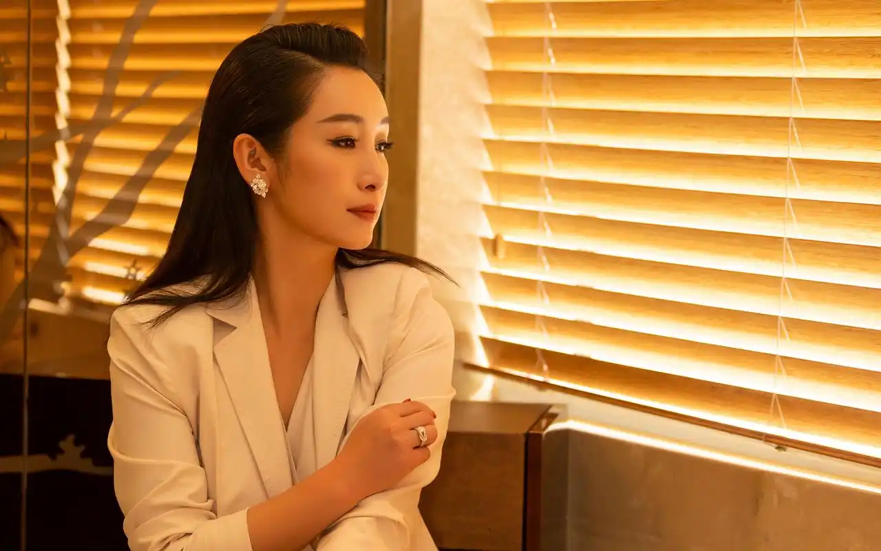 秦海璐性感优雅写真桌面壁纸高清大图预览1920x1200_大陆明星下载_美