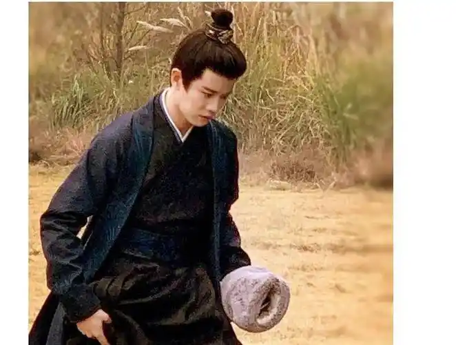 路人镜头下的任嘉伦,才是真正的火力全开,气场十足!_角色_时候_任国超