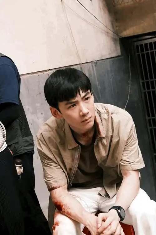 白敬亭个人资料简介及家世介绍图片大全(白敬亭生日是几月几日,演过的