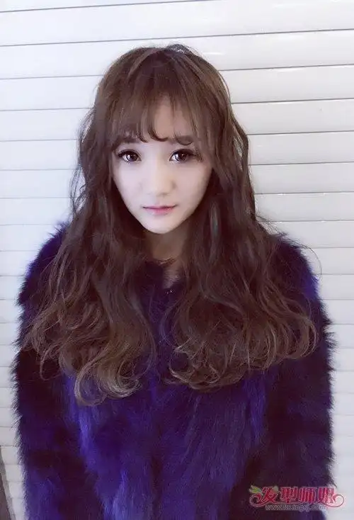 烫中长发显示水灵逆袭成小仙女的蛋卷头发造型图片_卷发_女生发型大全